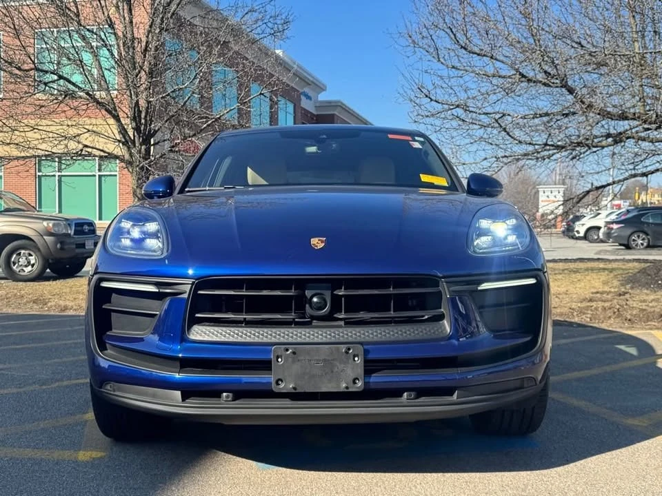 2025 Porsche Macan T - Image 10 of 20