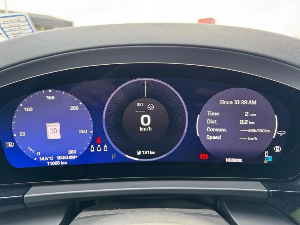 2025 Porsche Macan Turbo - Image 8 of 20