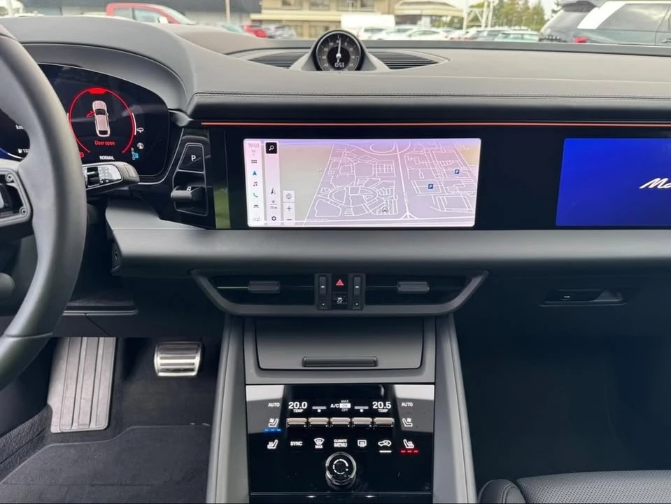 2025 Porsche Macan Turbo - Image 9 of 20