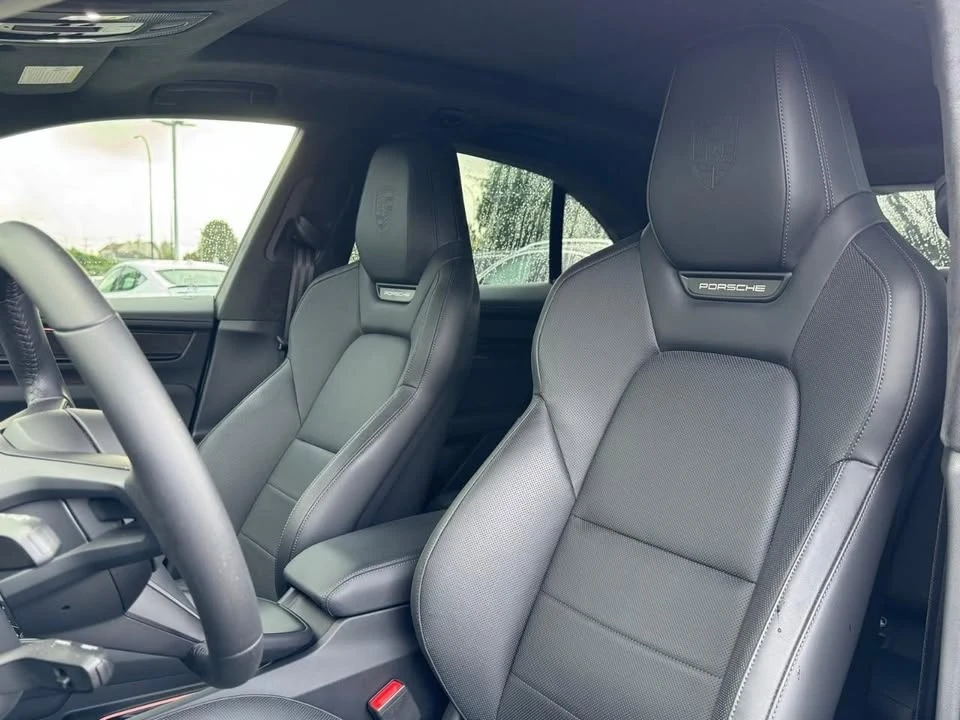 2025 Porsche Macan Turbo - Image 6 of 20