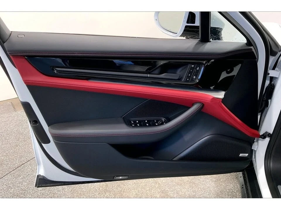 2025 Porsche 976 Panamera - Image 2 of 20