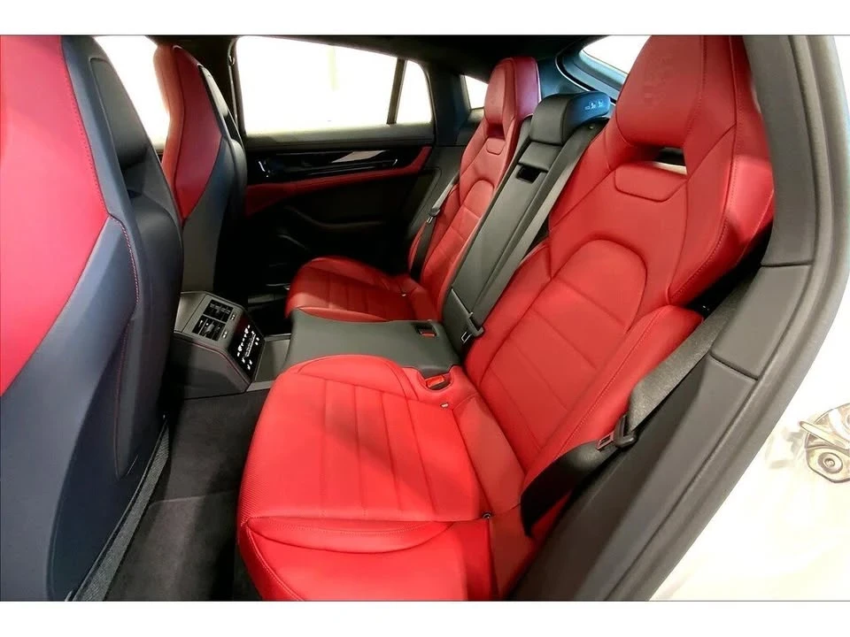 2025 Porsche 976 Panamera - Image 17 of 20