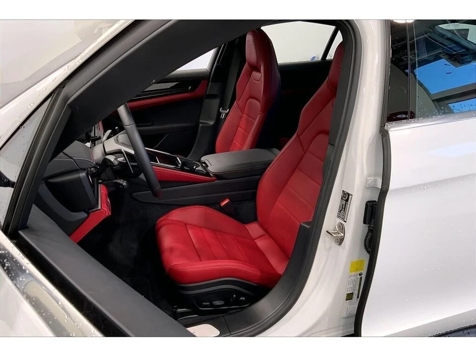 2025 Porsche 976 Panamera - Image 3 of 20