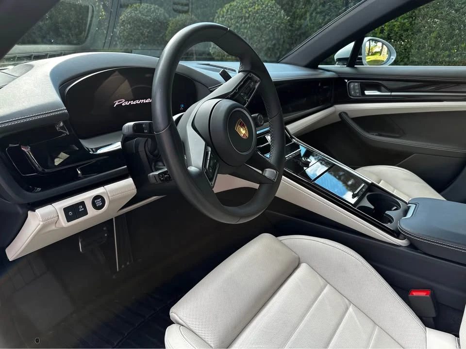 2025 Porsche 976 Panamera - Image 3 of 7