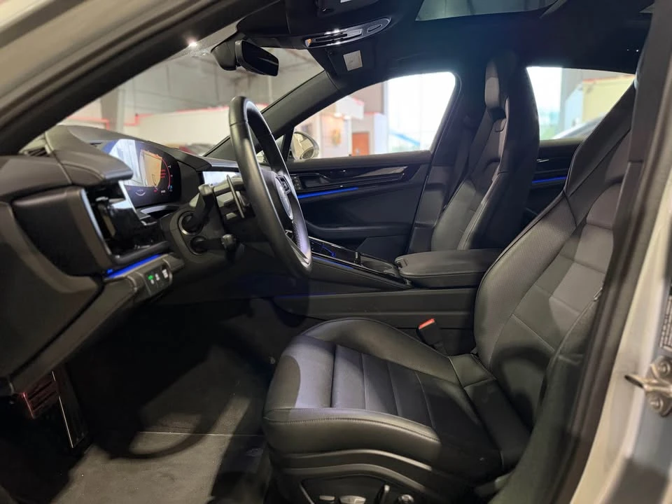 2025 Porsche 976 Panamera - Image 8 of 16