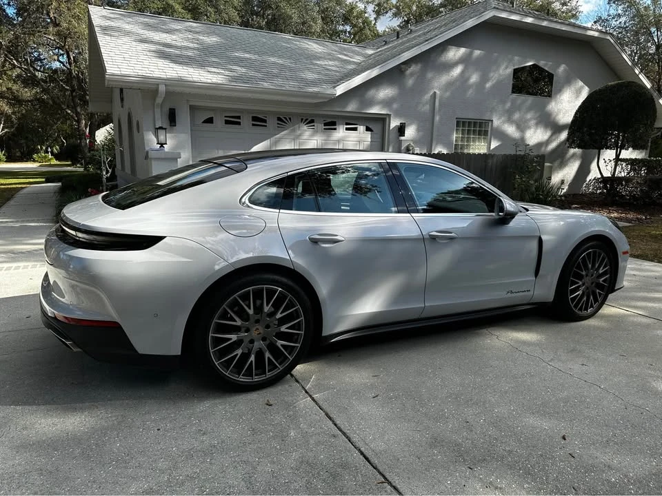 2025 Porsche 976 Panamera - Image 4 of 7