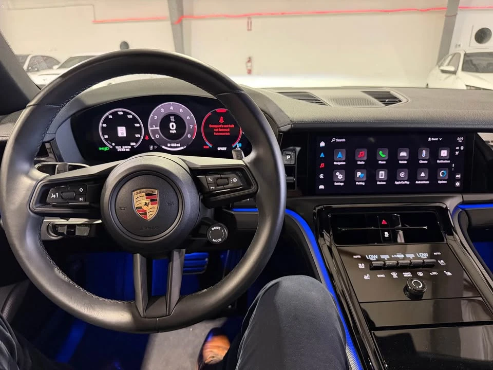 2025 Porsche 976 Panamera - Image 3 of 16