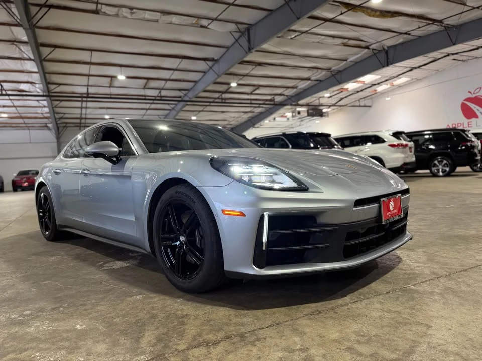 2025 Porsche 976 Panamera - Image 2 of 16