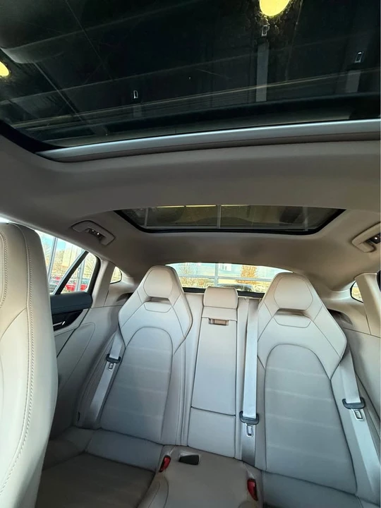 2025 Porsche 976 Panamera - Image 17 of 19