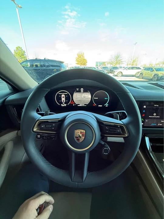 2025 Porsche 976 Panamera - Image 12 of 19
