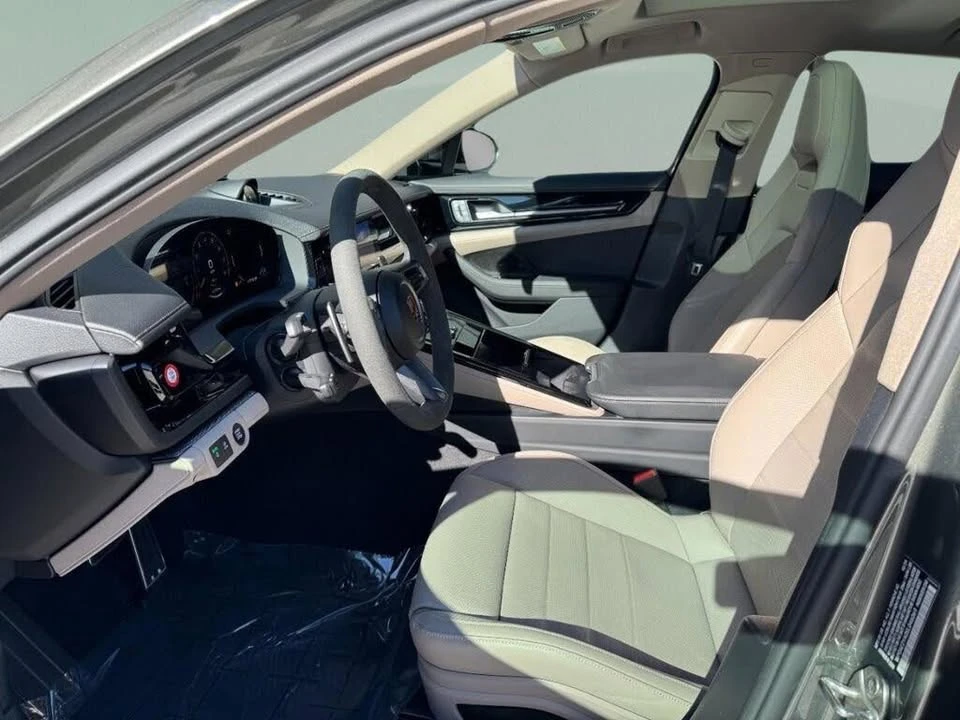 2025 Porsche 976 Panamera - Image 8 of 13
