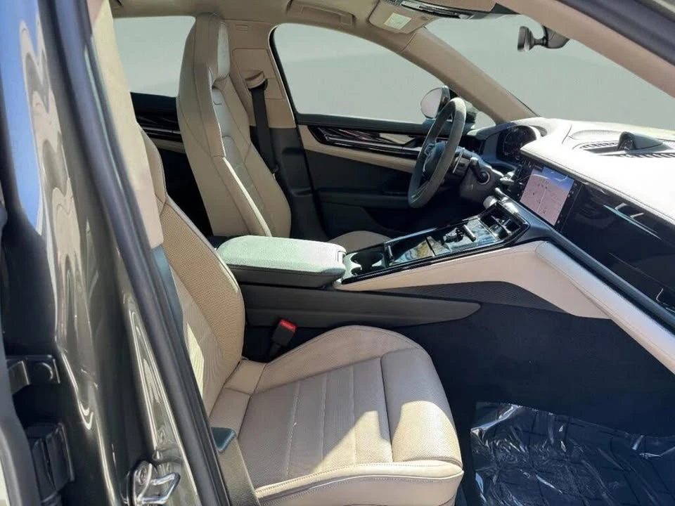 2025 Porsche 976 Panamera - Image 11 of 13