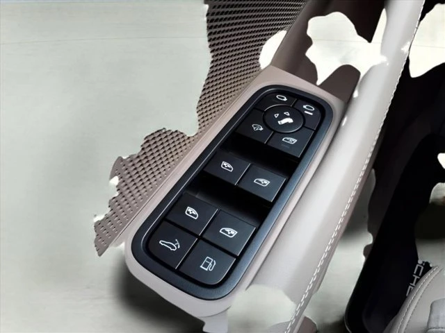 2025 Porsche 976 Panamera - Image 15 of 20