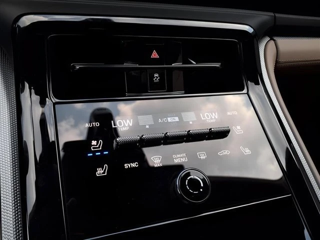 2025 Porsche 976 Panamera - Image 13 of 20