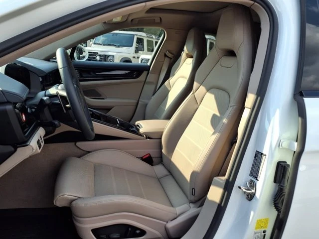 2025 Porsche 976 Panamera - Image 17 of 20