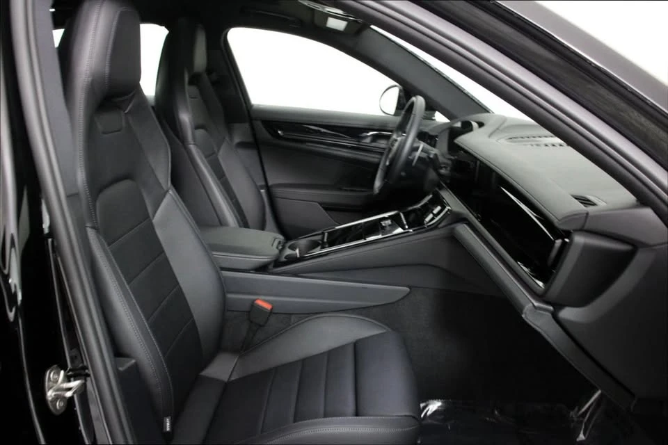 2025 Porsche 976 Panamera - Image 17 of 19