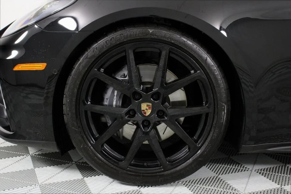 2025 Porsche 976 Panamera - Image 16 of 19