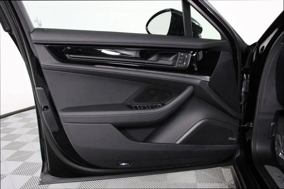 2025 Porsche 976 Panamera - Image 11 of 19