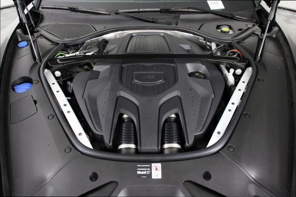 2025 Porsche 976 Panamera - Image 15 of 19