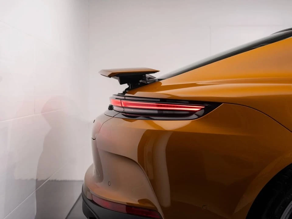 2025 Porsche 976 Panamera - Image 10 of 18