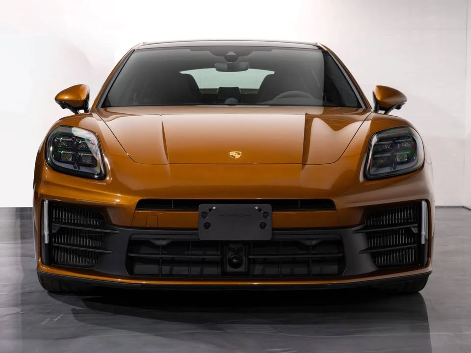 2025 Porsche 976 Panamera - Image 2 of 18