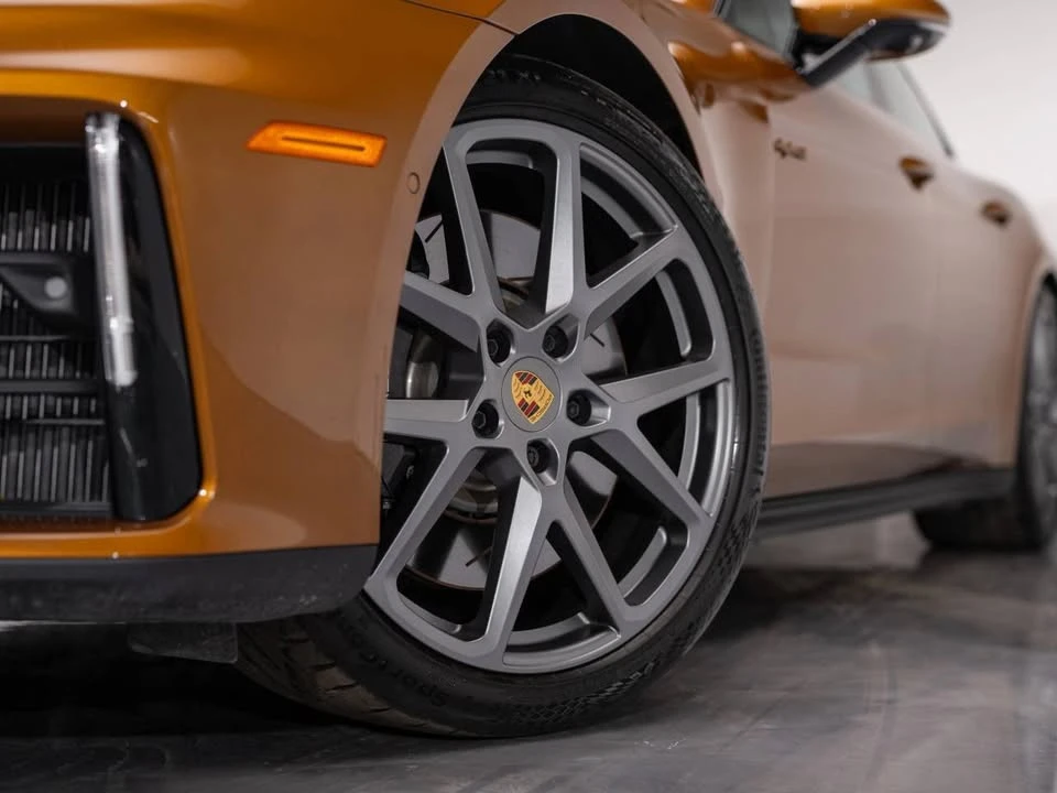 2025 Porsche 976 Panamera - Image 6 of 18