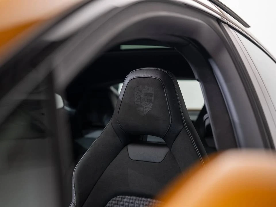 2025 Porsche 976 Panamera - Image 18 of 18