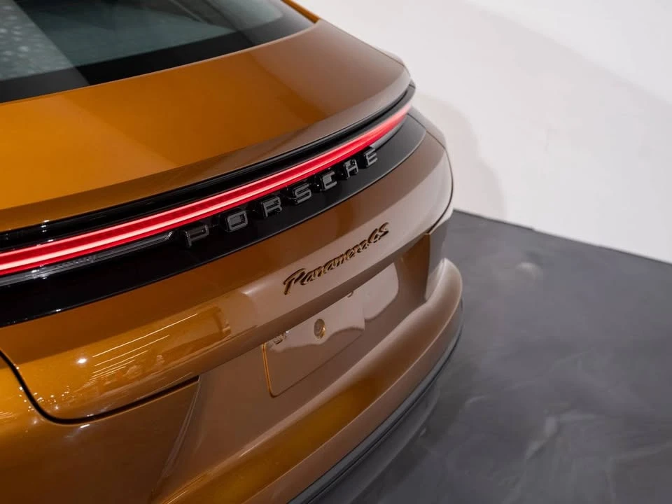 2025 Porsche 976 Panamera - Image 8 of 18