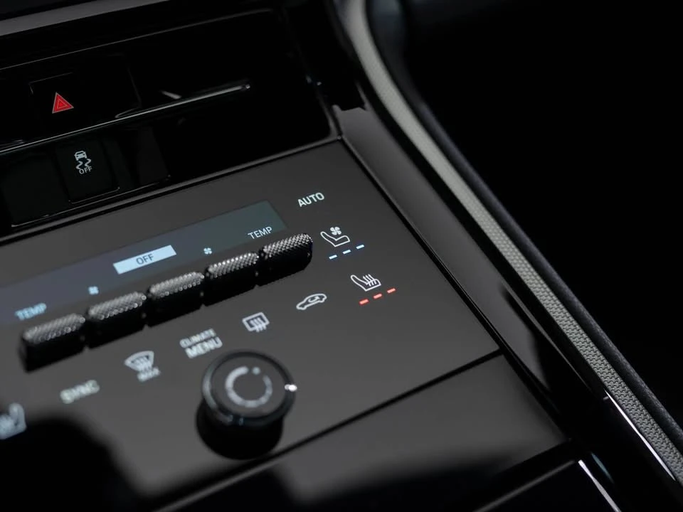 2025 Porsche 976 Panamera - Image 15 of 18