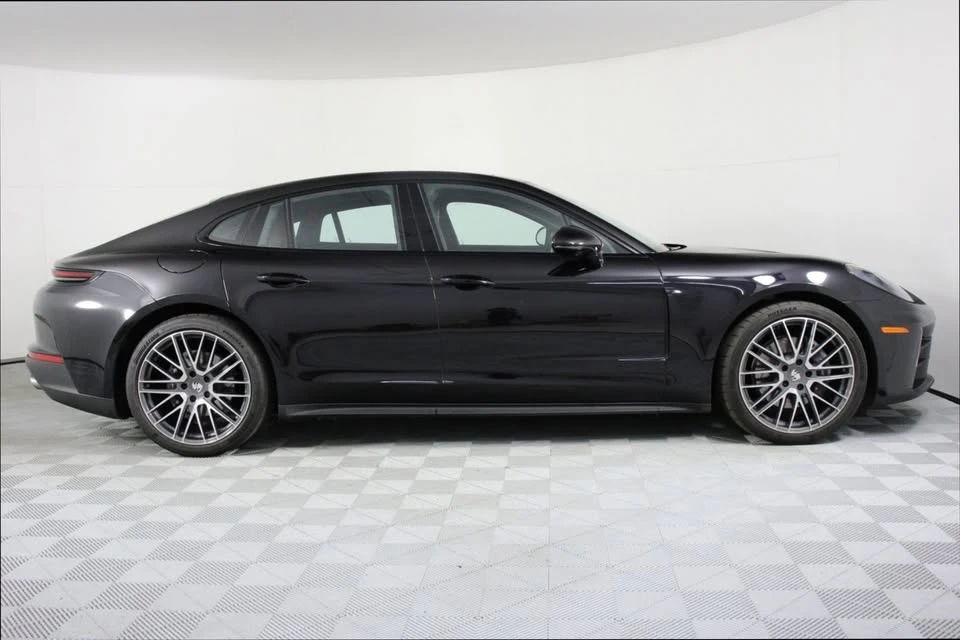2025 Porsche 976 Panamera - Image 5 of 20