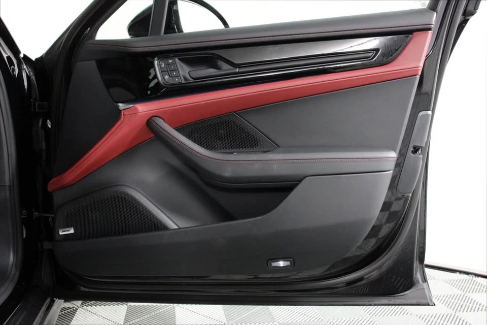 2025 Porsche 976 Panamera - Image 15 of 20