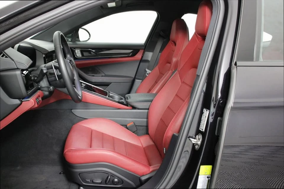 2025 Porsche 976 Panamera - Image 4 of 20