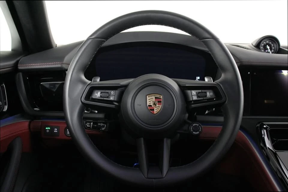 2025 Porsche 976 Panamera - Image 9 of 20