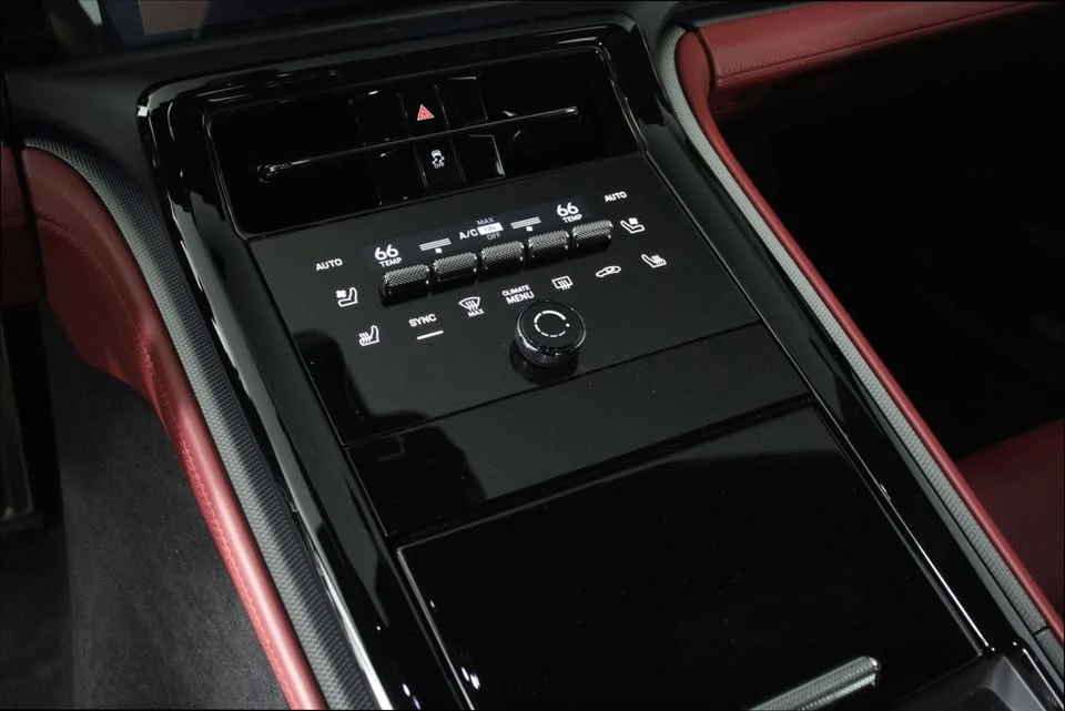 2025 Porsche 976 Panamera - Image 13 of 20