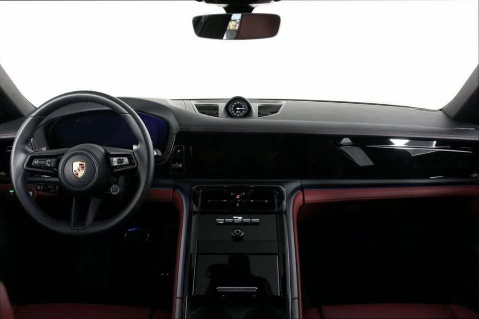 2025 Porsche 976 Panamera - Image 8 of 20