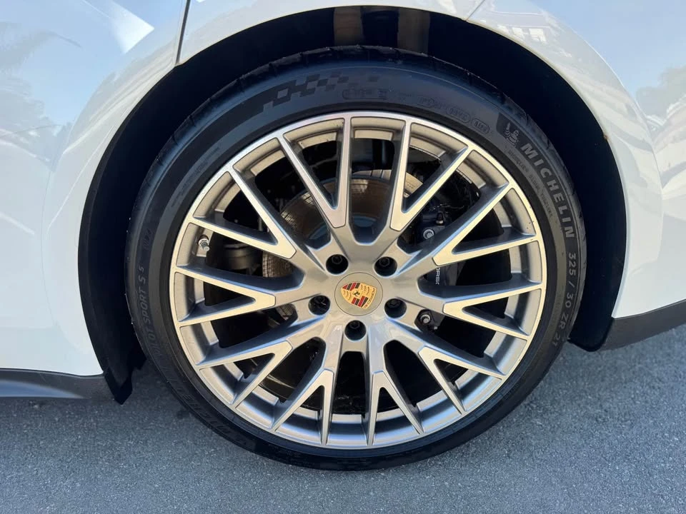 2025 Porsche 976 Panamera - Image 7 of 16