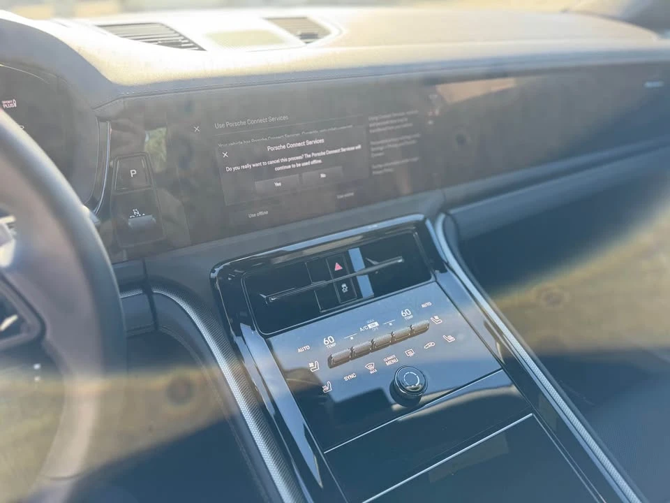 2025 Porsche 976 Panamera - Image 16 of 16