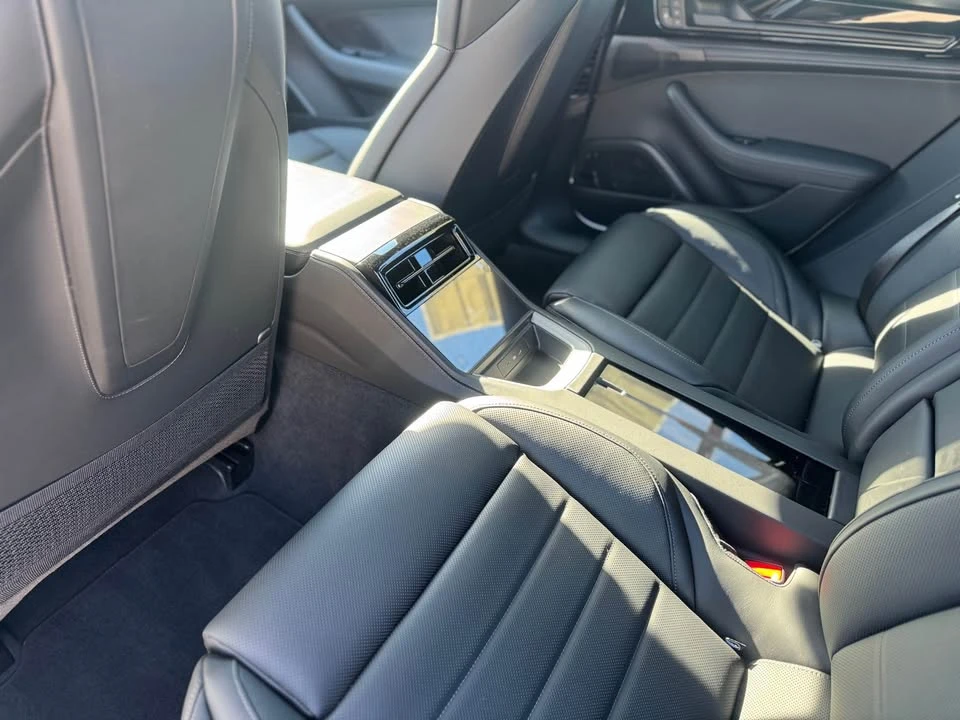 2025 Porsche 976 Panamera - Image 13 of 16