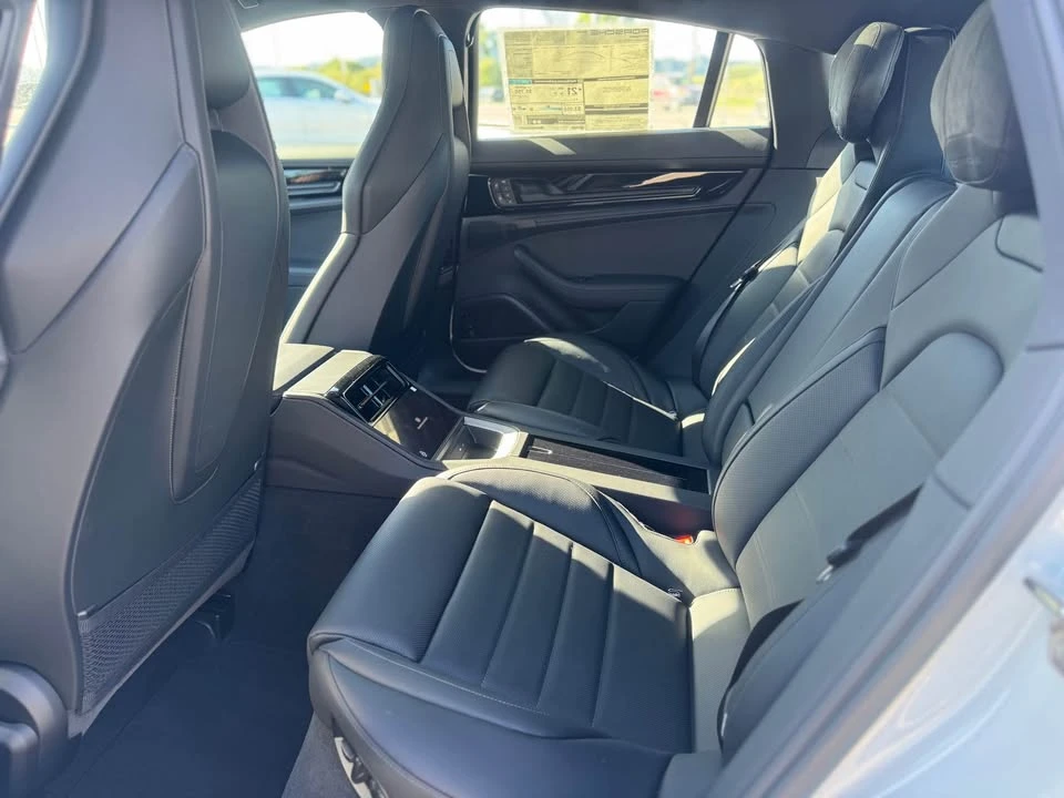 2025 Porsche 976 Panamera - Image 12 of 16