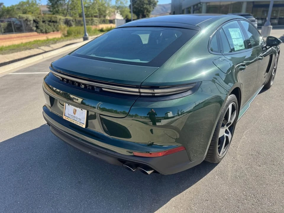 2025 Porsche 976 Panamera - Image 2 of 17