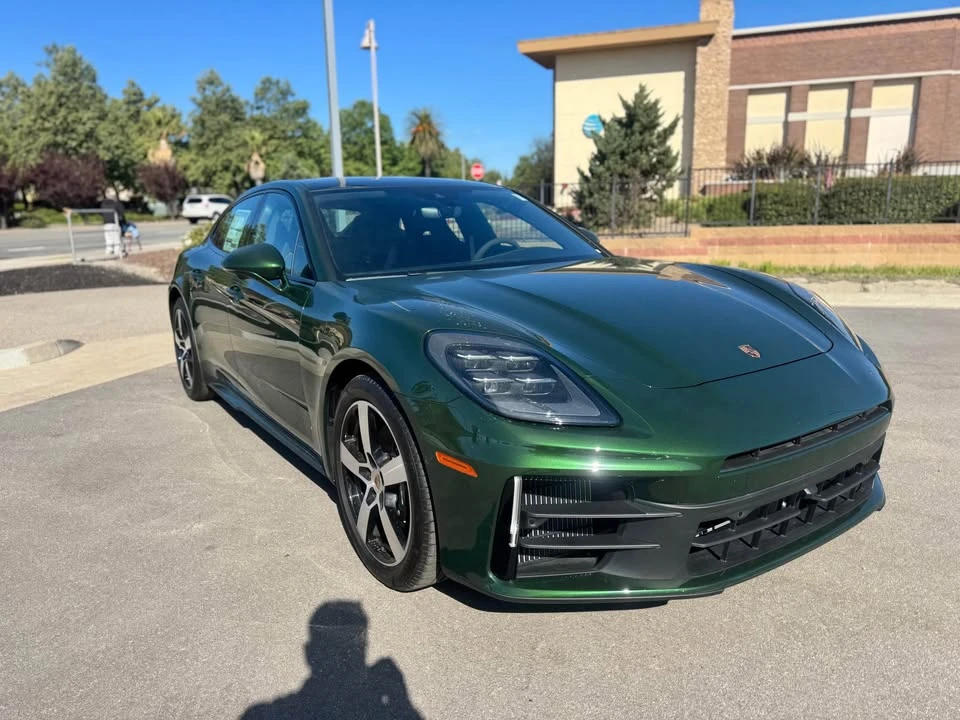 2025 Porsche 976 Panamera - Image 4 of 17