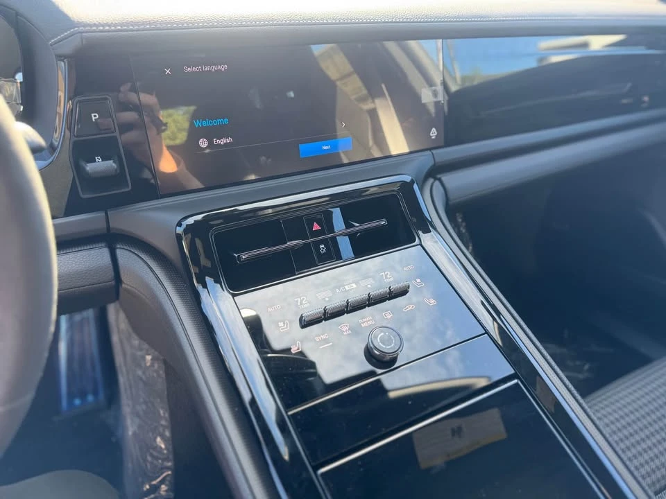 2025 Porsche 976 Panamera - Image 14 of 17