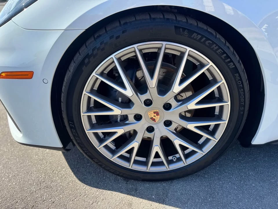 2025 Porsche 976 Panamera - Image 8 of 16