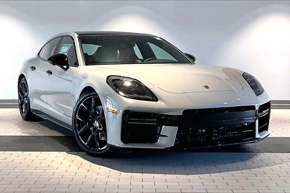 2025 Porsche 976 Panamera - Image 9 of 20
