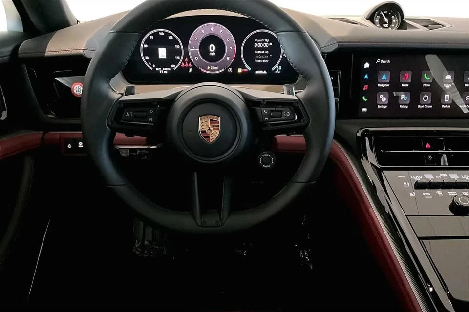 2025 Porsche 976 Panamera - Image 13 of 20
