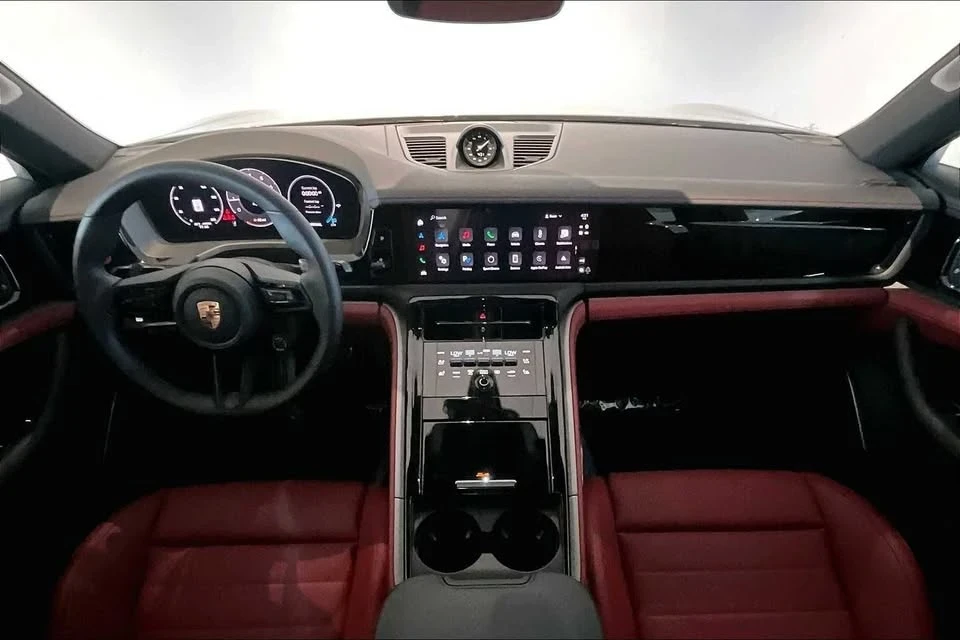 2025 Porsche 976 Panamera - Image 14 of 20