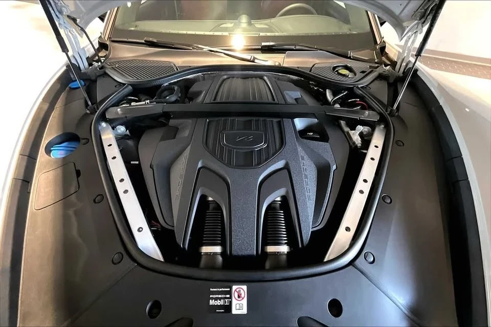 2025 Porsche 976 Panamera - Image 20 of 20