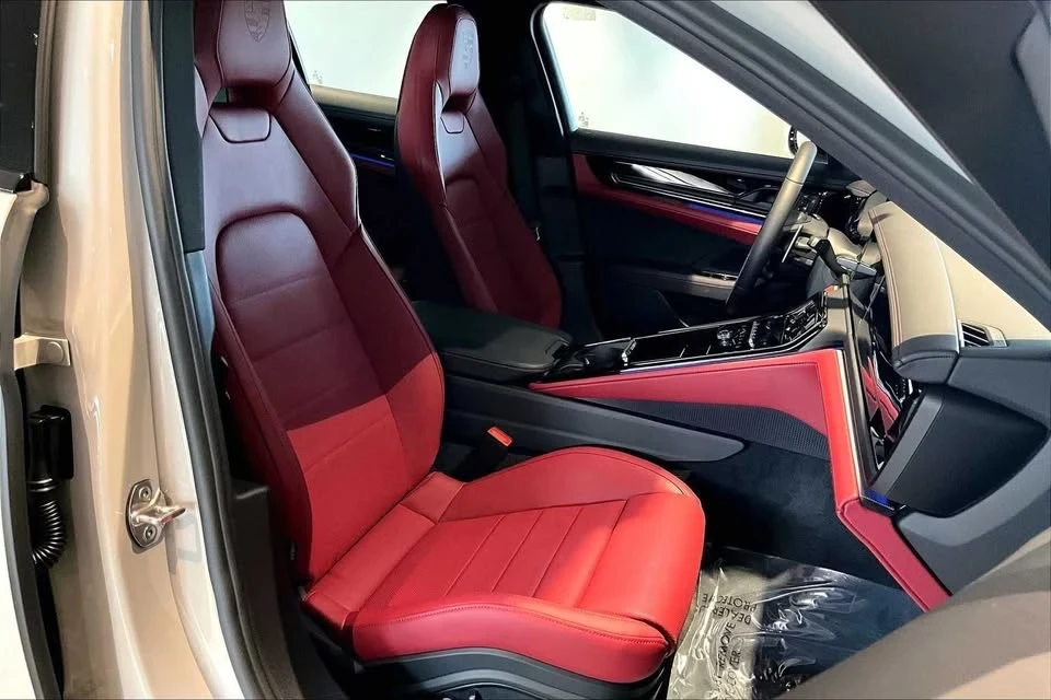 2025 Porsche 976 Panamera - Image 19 of 20