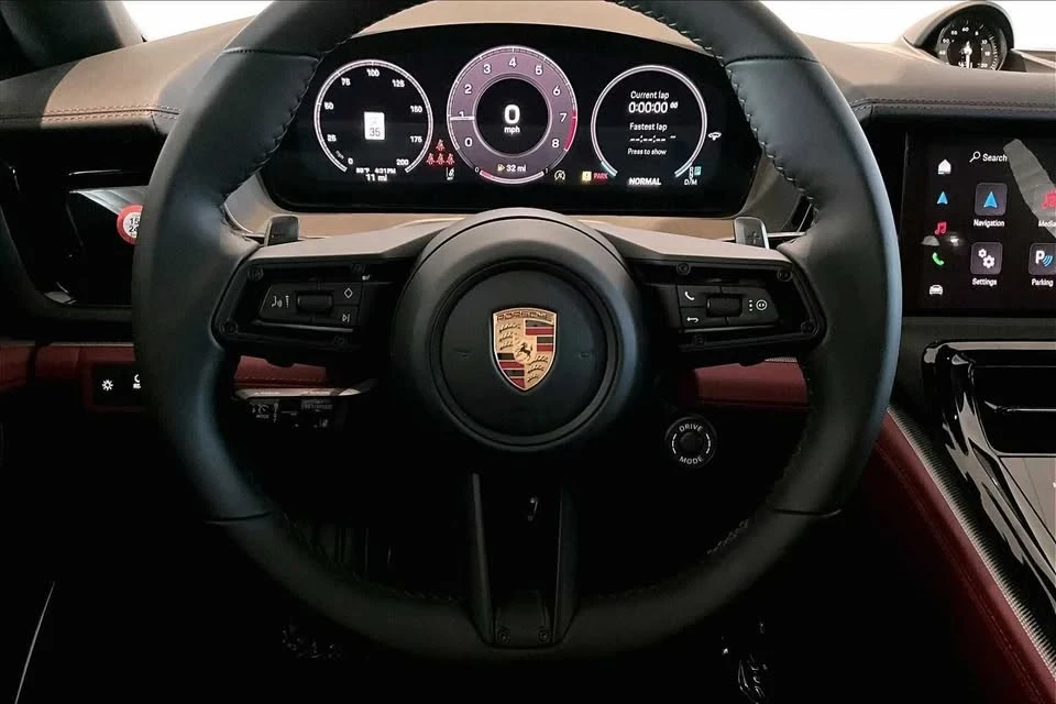 2025 Porsche 976 Panamera - Image 15 of 20