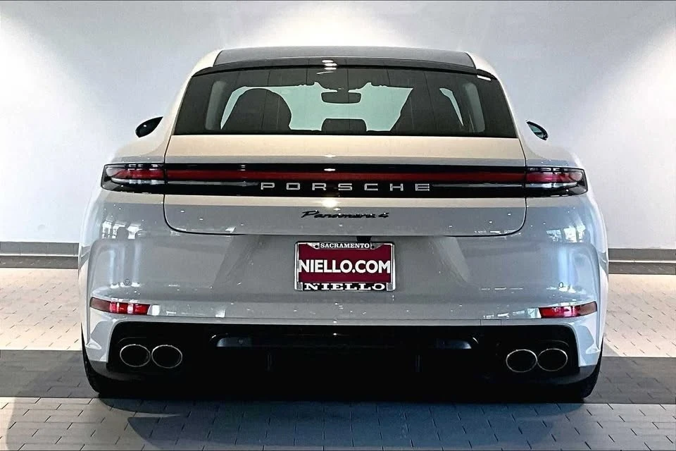 2025 Porsche 976 Panamera - Image 6 of 20